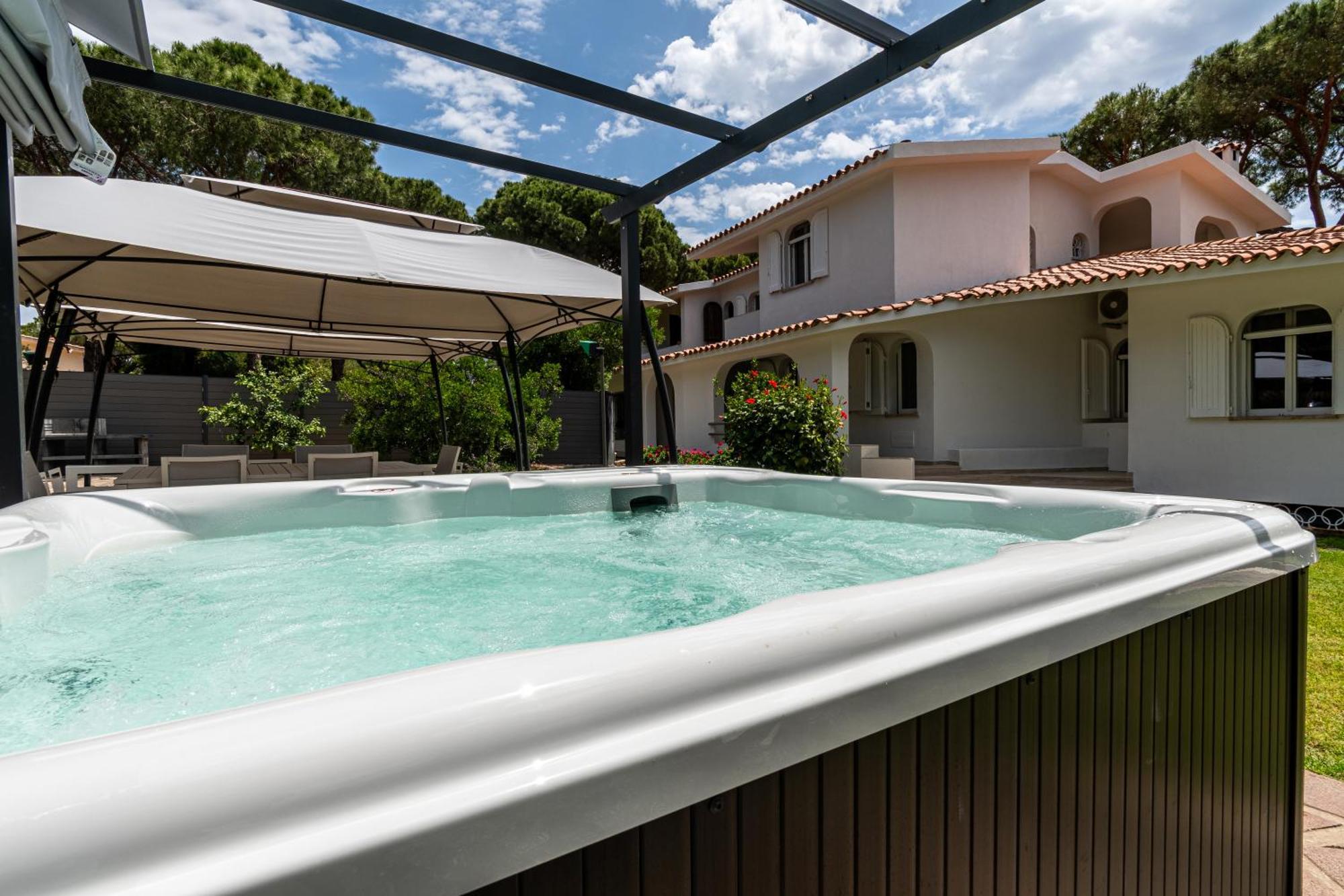 Beachfront Marina Villa *