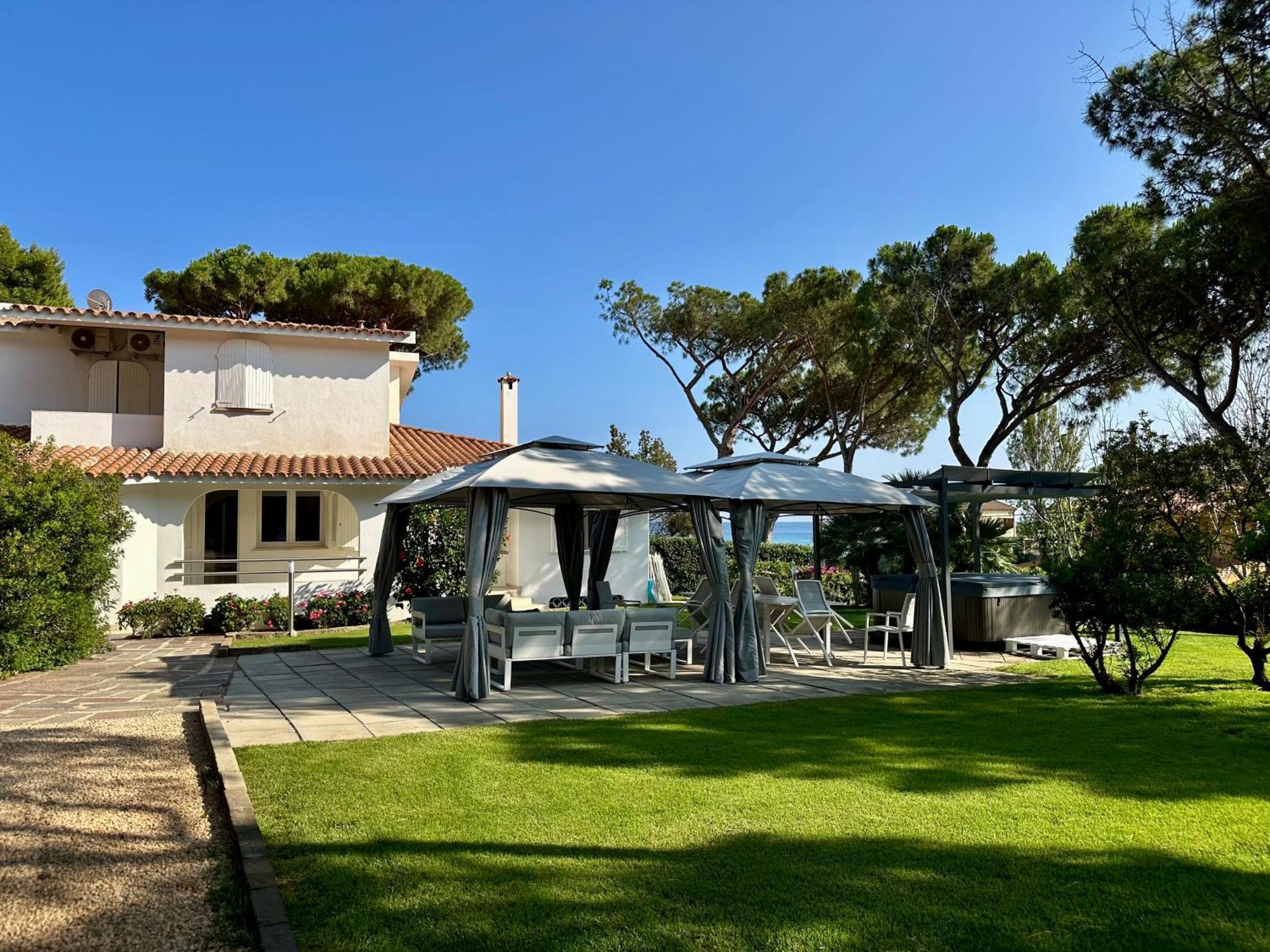 Villa Beachfront Marina *